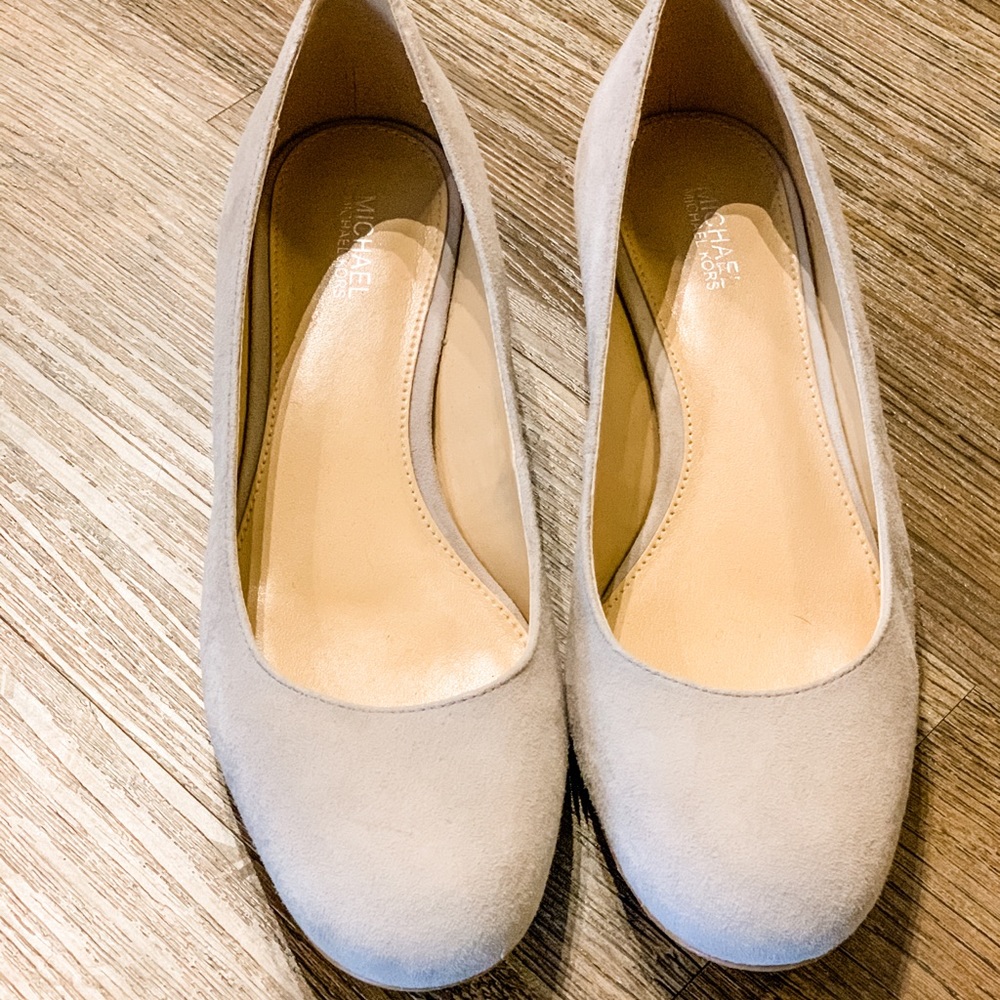 MICHAEL KORS | gray with silver heel |